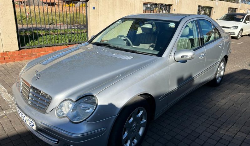 Mercedes Benz C180 Elegance full