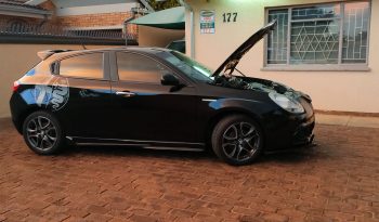 Alfa Romeo Giulietta 2011 1.4t full