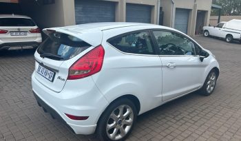 2011 Ford Fiesta 1.6 Titanium full